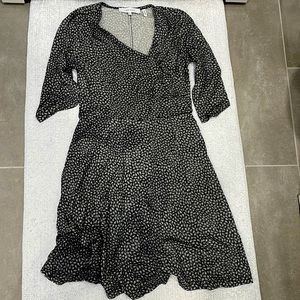 Lark + Ro: Black and white tears drop dress with 3/4 sleeves